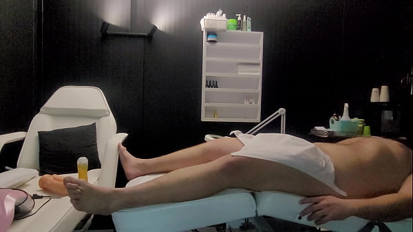 Nonton Lazy Masseuse Had To End Her Job Quick, She Start Pegging Him Till He Cum, She Know That Prostate Massage Is A Key thumbnail