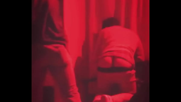 invito a joven de la calle a i departamento le ofrezco dinero para que me folle 