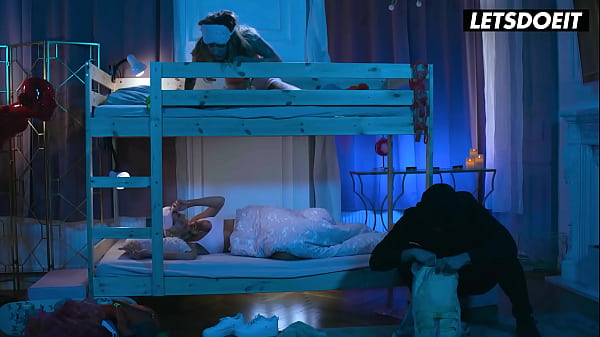 Play MP4 - Ivy Maddox and Stacy Crystal Surprise Thief with Anal Threesome - HORNY HOSTEL