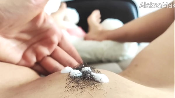 Stepmom Masturbates_Hairy Wet Pussy