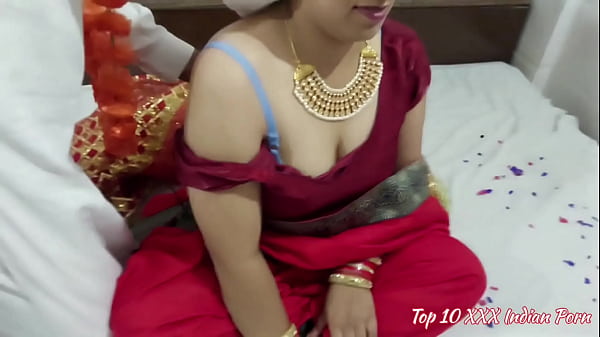 Play MP4 - Indian Desi Couple First Wedding Night Enjoying Sex