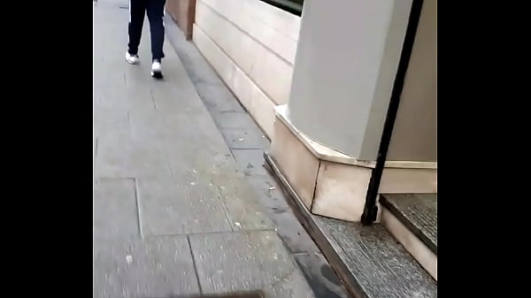 Volviendo Del Trabajo, Me Fijaba En Los Paquetes De Los T&iacute;os Y En Las Verduler&iacute;as. Pill&eacute; Unos Pl&aacute;tanos, Y Me Fui A Casa Para Meterme Uno Por El Culo Y Zamp&aacute;rmelo Despu&eacute;s - Anzzosan thumbnail