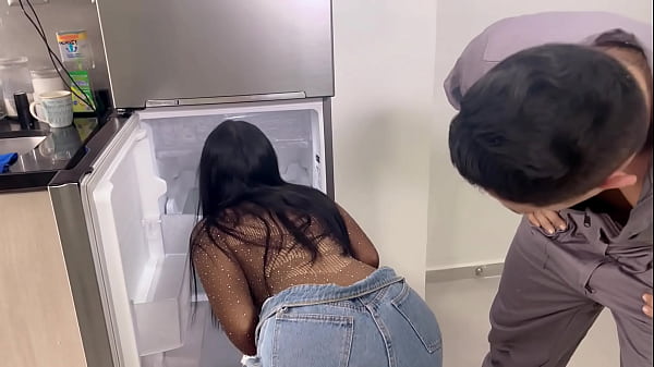 Play MP4 - I talk to the electrician and we end up fucking before he leaves &ndash; Dilan Clavijo and Camila Henao