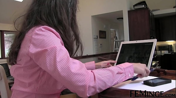 Nonton Feminge 4k - Lesbian Domination: Mistress Has Her Shoes Cleaned By Licking thumbnail