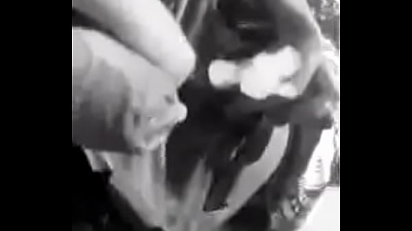 Masturbada artistica en blancoy negro