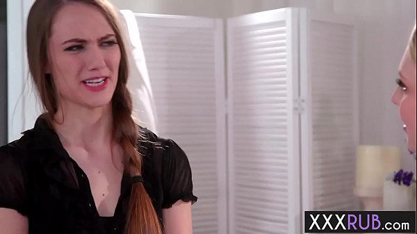 Play MP4 - Petite brunette babe seduced by a hot brunette teen