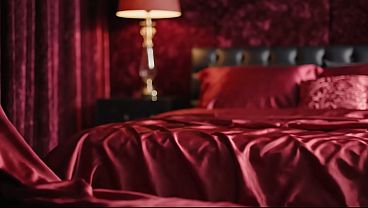 Morena de peitos naturais e aur&eacute;olas fetiche de cigarro e masturba&ccedil;&atilde;o 