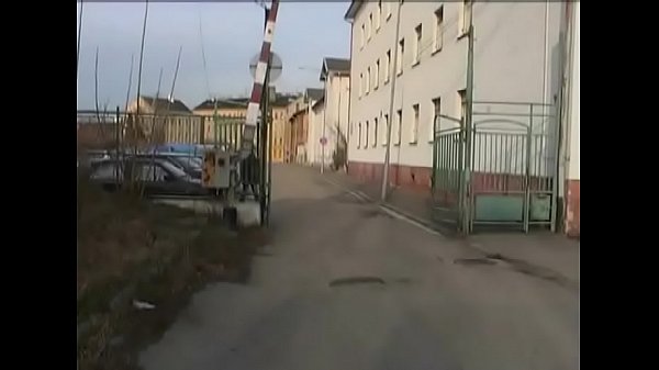 Nonton Fresh Bombshell Julia Gets Her Fanny Tamed thumbnail