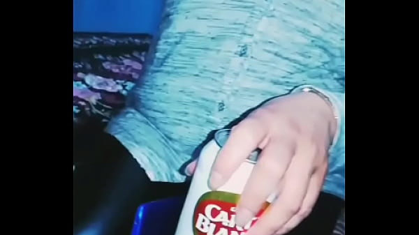 Play MP4 - Juan me cog&iacute; a tu esposa Le ofrezco dinero a una chica para pagar su despensa en un soriana de Cuernavaca Morelos y terminamos cogiendo recibe llamada de su esposo mientras me chupa la verga s