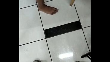 Maloqueiro de favela pegando no meu pau depois da tatuagem