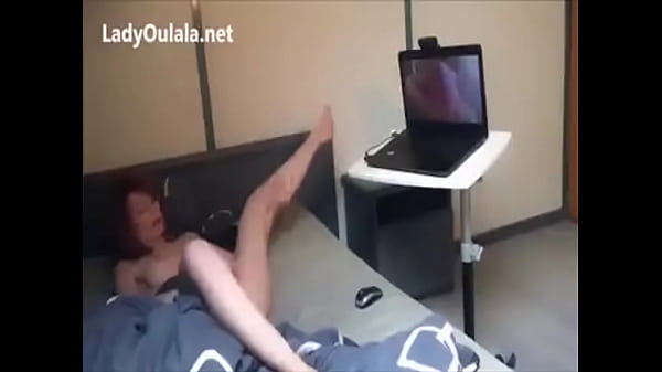 Nonton Masturbation Avec Un Fan En Webcam Part 2 thumbnail