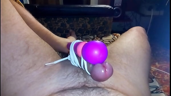 Огромный камшот от связанного с членом вибратора замедленная съемка