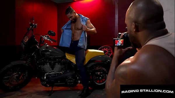 Play MP4 - Beefy Photographer Rails Hot Jock On Motorcycle