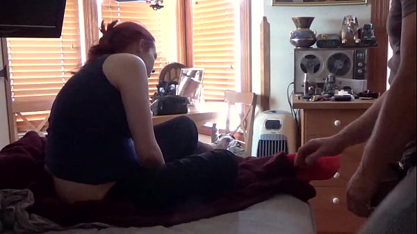 Nonton Brunette Likes Her Men To Pull Their Cock Out Of Their Jeans And Just Pound Her thumbnail