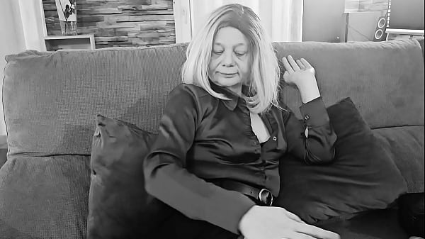 Nonton Coucou Toi Tu Viens M'aider A Enlever Le Reste thumbnail