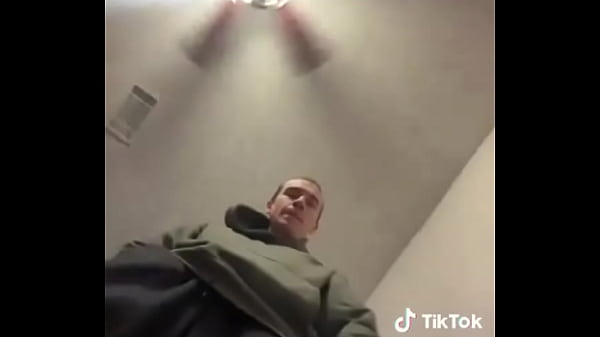 Nonton When He Calls You A Freak And Gives You What You Want Anyway. #malefeet #guysfeet thumbnail