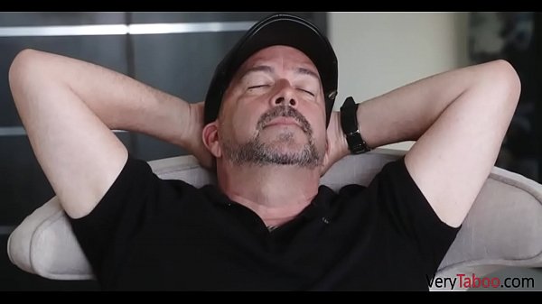 misses out on step_MOM's VELVET pussy