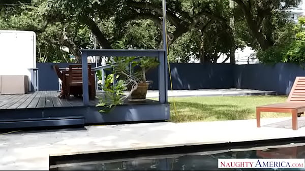 Ending a passionate sex with bootylicious blonde a facial 