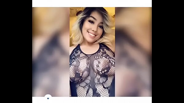 Play MP4 - CANDII SHOWIN A LIL HONEY