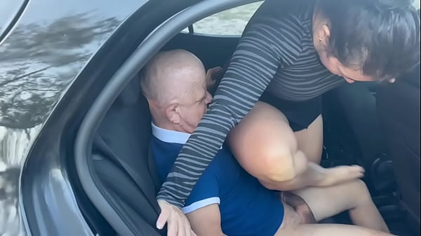 Play MP4 - Bruno diferente e Danni Cardillo s&atilde;o flagrados fudendo