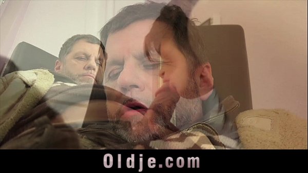 Sexy Teeny Seduce An OldMan With Her Perfect Feet