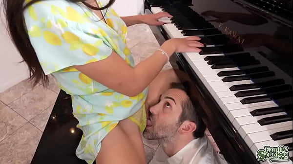 ScarlettAlexis_orgasms_as she takes Donnie Rocks cock_and advice