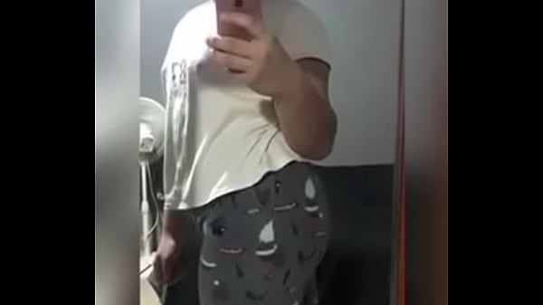 Play MP4 - Lindo femboy nalgon tiene ganas de ser penetrado