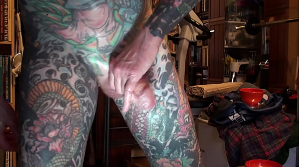 LeeHarper Pinnomen - a Popular Heavy Inked Tattoo Boy and Gay-Porn Performer, Jerks Off in front of His Web Audience 