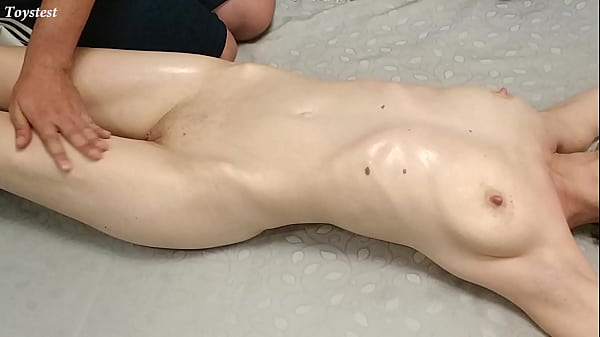 Play MP4 - Homemade Oil Massage with Two Orgasms for Beautiful Babe