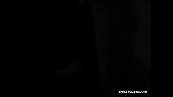 Nonton Nicole Gives Her Boyfriend A Great Blowjob And Cumshot On The Stairs thumbnail