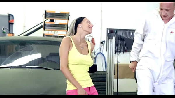 Nonton Lusty Tracy Gets Drilled Through thumbnail