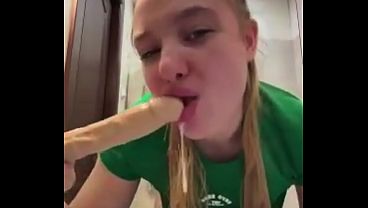 Fingering Tight Pussy And Cumming thumbnail