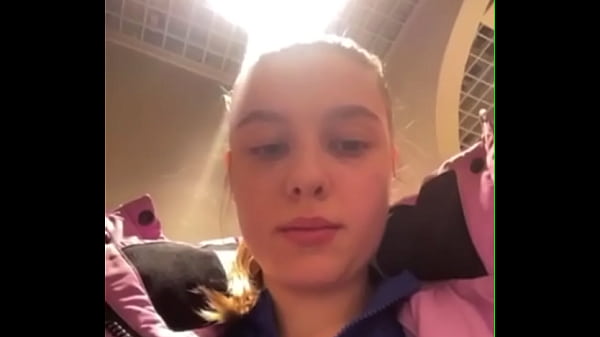 Play MP4 - Blowjob in the public