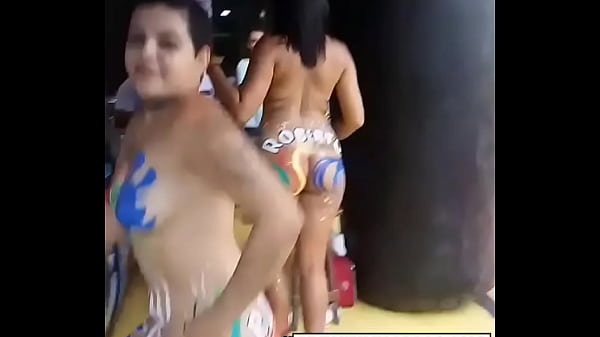 Por isso adoro Carnaval. S&oacute; as gostosas da bunda grande 
