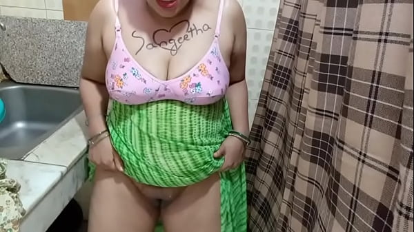 Play MP4 - Pranavi Sangeeta dirty talking in Telugu