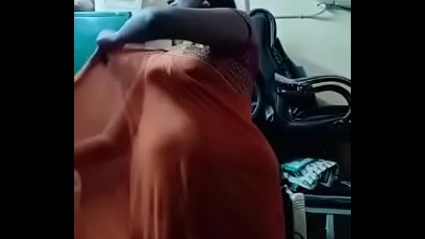 Swathinaidu sexy and_romanticseducing in orange saree