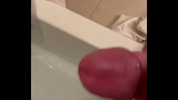 Batendo uma na banheira quando cheguei do trabalho. 