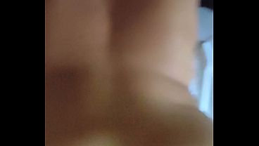 Chica grita rico estando de perrito 