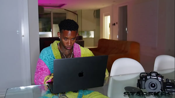 Nonton Bbc Reverse Gangbang W Amber Kawaii Catherine Knight Mia Stone thumbnail