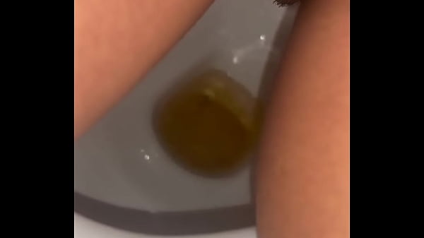 Rt peeprincess3 one of my mates nearly saw this in my camera roll oops #pee #piss #nsfw 