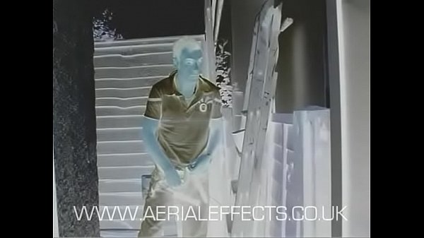 Play MP4 - Scally Brit builder Stevo wanks off on the job