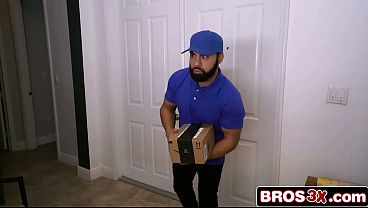 Nonton Cougar Lexi's Lust Interrupted: Takes It Out On The Delivery Dude&rsquo;s Dick thumbnail