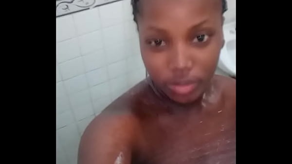 Hot Girlfriend Takes A Bath Plays With Her Horny Self - Mastermeat1 thumbnail
