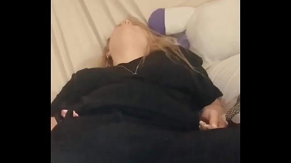 Play MP4 - Fingering myself and cumming