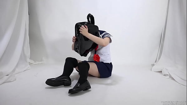 A girl who isscared_to be blinded