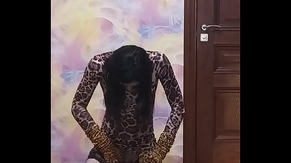Play MP4 - Crossdresser in long leopard dress with vibrating plug pees in glass and drinks