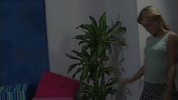 Nonton Cute Masseuse Shows Off Body thumbnail