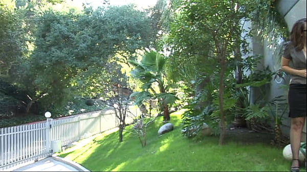 Nonton Tattooed Black Man Fucks White Chick In The Shower thumbnail