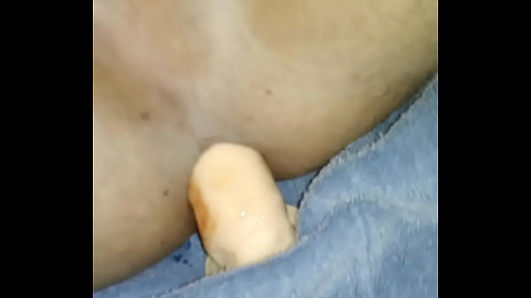 Safado de imperatriz se masturbando com borrachudo no cu 