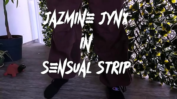 Nonton Jazmine Jynx Stripping Down And Teasing thumbnail
